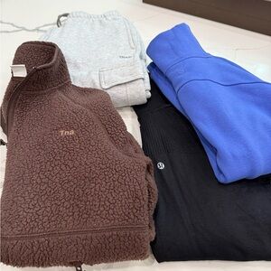 Aritzia and lululemon combo